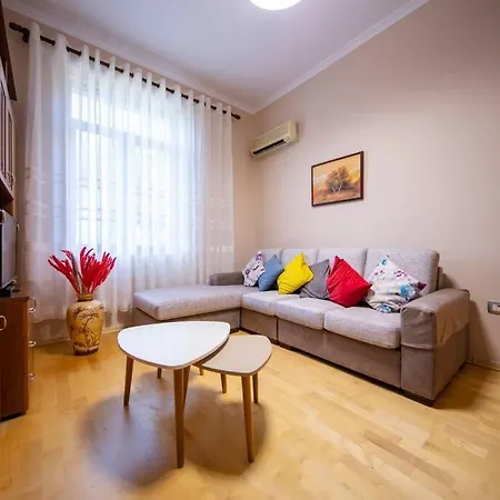 Cozy Helen Apartament Appartamento Tirana